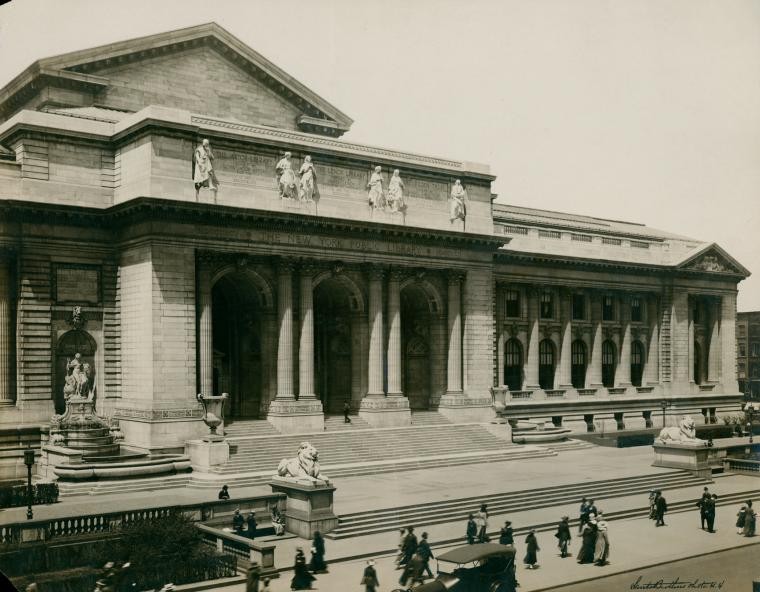 exterior view of main branch of New York Public Library